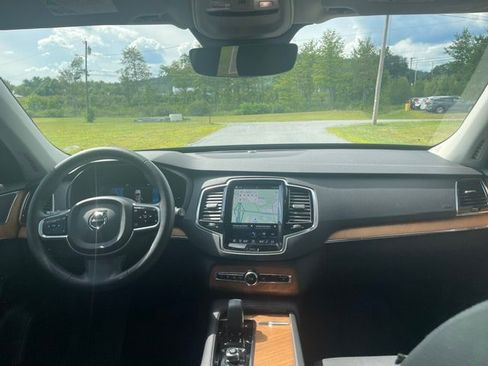 Used 2025 Volvo XC90 T8 Plus w/ Protection Package Premier AWD/4WD image 17