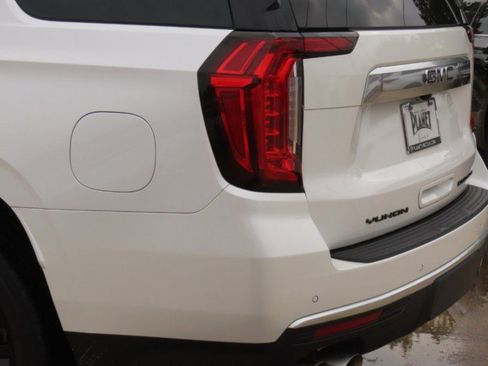 Used 2023 GMC Yukon Denali w/ LPO, Floor Liner Package AWD/4WD image 14