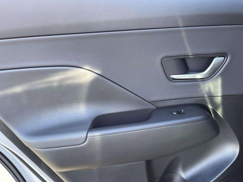 New 2026 Hyundai Kona SEL Premium FWD image 9