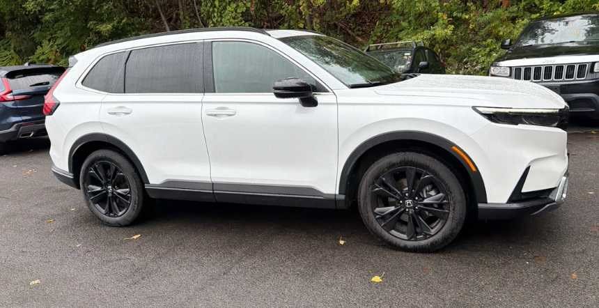 Used 2023 Honda CR-V Sport Touring image 4