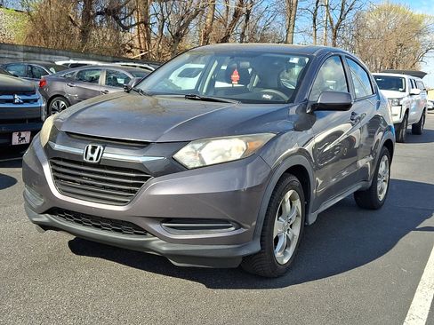 Used 2016 Honda HR-V LX image 2
