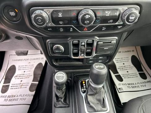 Used 2021 Jeep Wrangler Unlimited Sport image 19