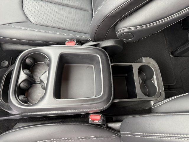 Used 2026 Chrysler Pacifica Select FWD image 29