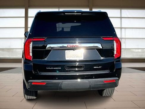 Used 2023 GMC Yukon XL SLT image 4
