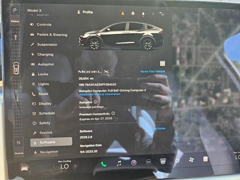 Used 2023 Tesla Model X image 3