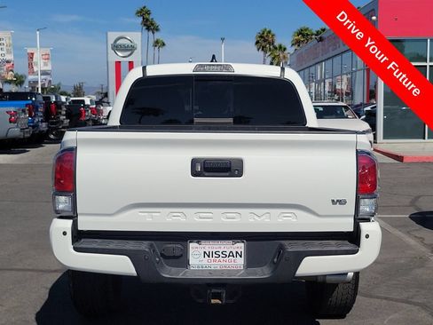 Used 2023 Toyota Tacoma TRD Off-Road w/ Technology Package RWD image 33