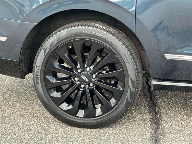 Certified 2022 Lincoln Navigator L Reserve AWD/4WD image 7
