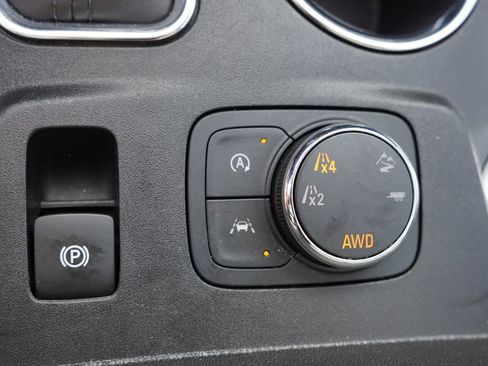 Certified 2023 Chevrolet Traverse LT w/ LT Premium Package image 31