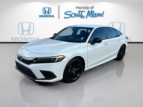 Used 2023 Honda Civic Sport image 3
