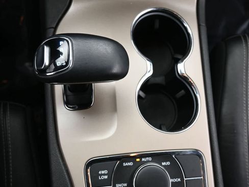 Used 2014 Jeep Grand Cherokee Limited image 19