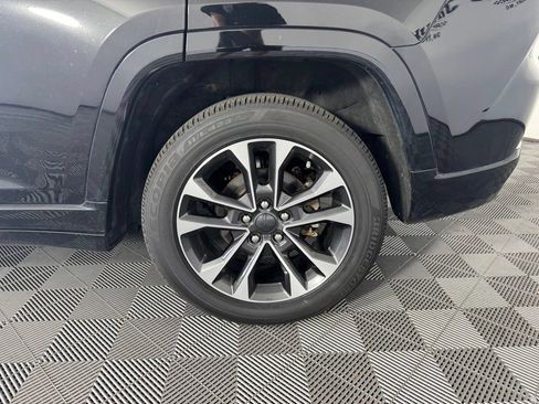 Used 2023 Jeep Grand Cherokee Overland AWD/4WD image 13