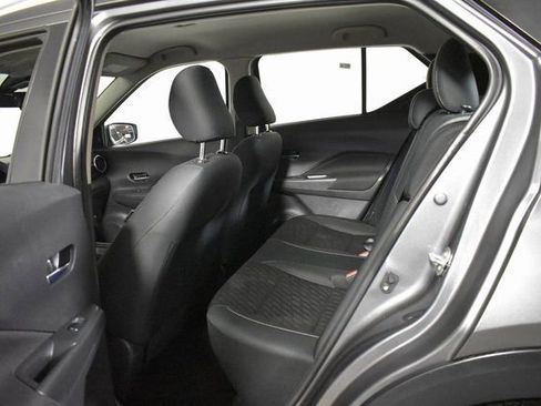 Used 2021 Nissan Kicks SV image 27