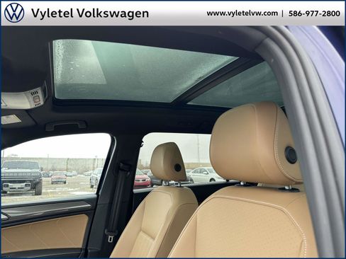 Certified 2022 Volkswagen Tiguan SE image 21