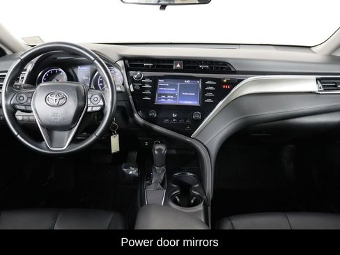 Used 2018 Toyota Camry SE image 11