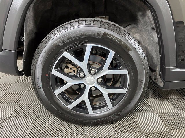 Used 2025 Jeep Grand Cherokee Limited AWD/4WD image 12