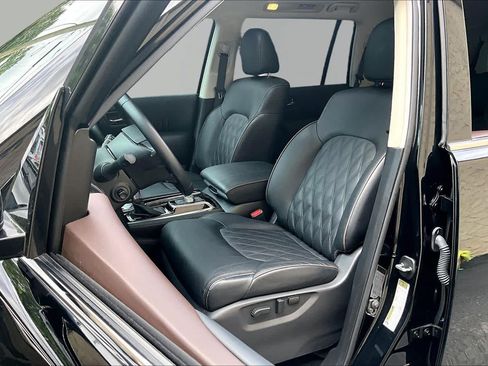Used 2024 Nissan Armada Platinum w/ Captain's Chairs Package RWD image 8