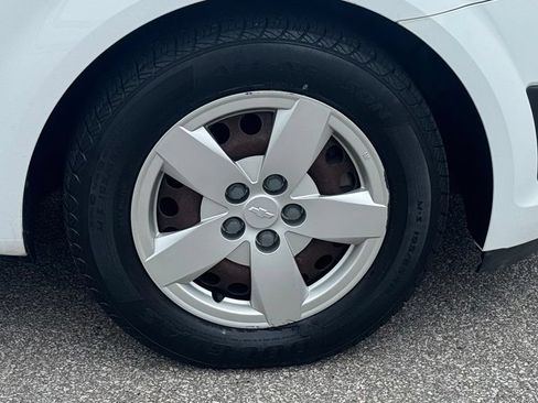 Used 2014 Chevrolet Sonic LS FWD image 7