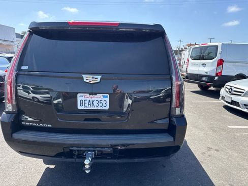 Used 2018 Cadillac Escalade ESV Premium Luxury RWD image 14