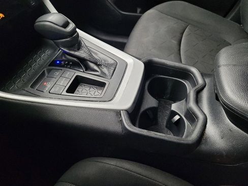 Used 2020 Toyota RAV4 XLE image 26