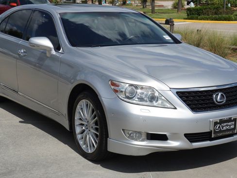 Used 2010 Lexus LS 460 w/ Sport Pkg RWD image 3