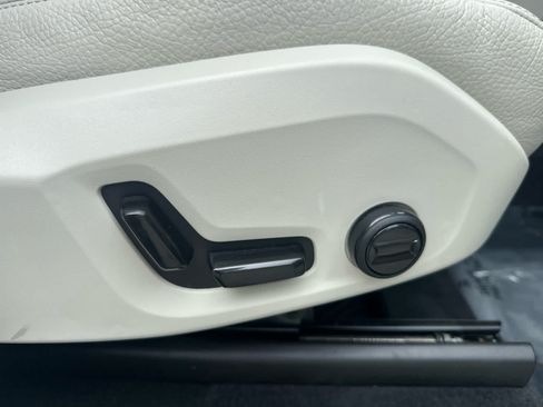 Used 2024 Volvo XC90 B6 Plus AWD/4WD image 45