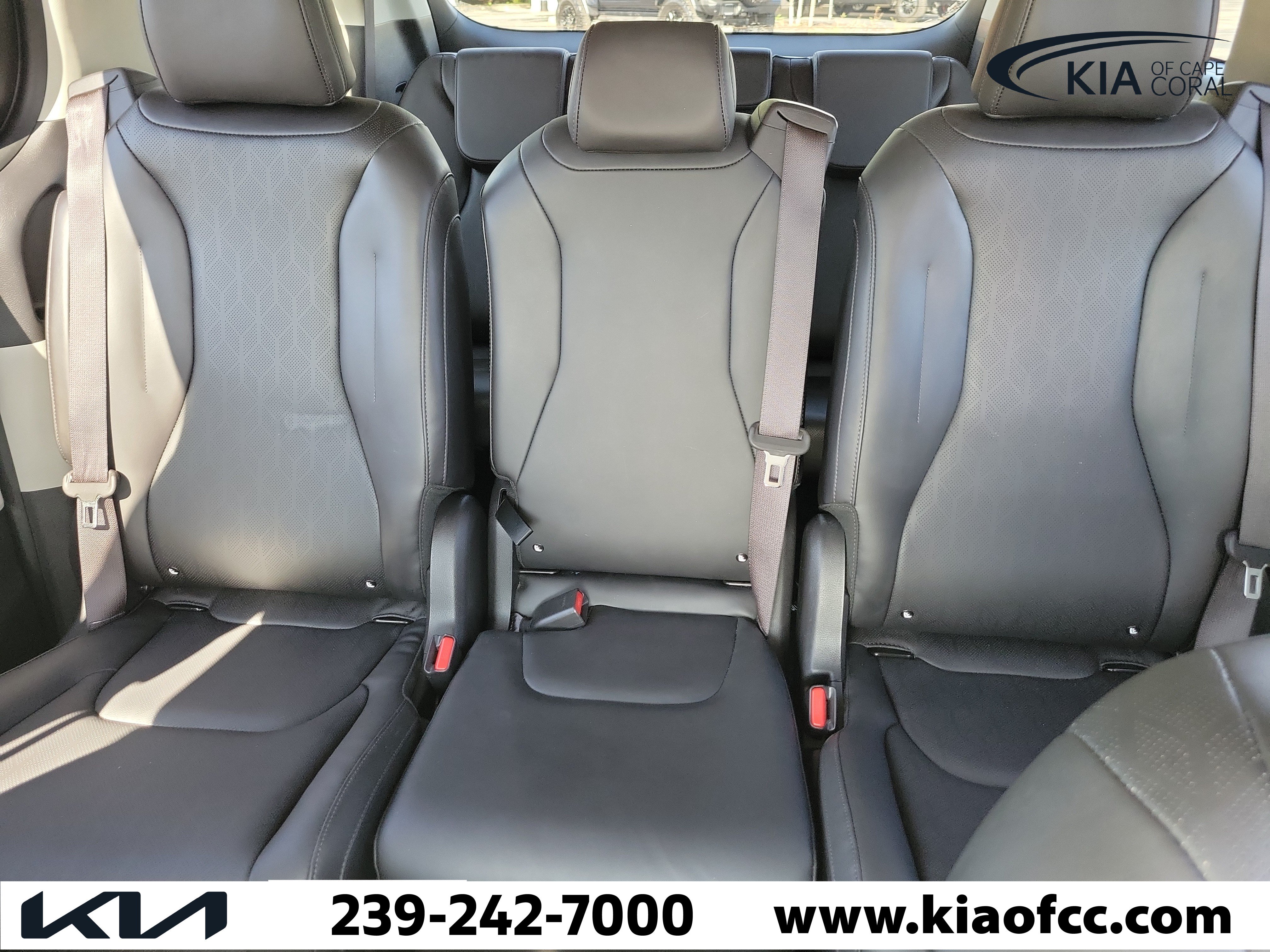 Certified 2024 Kia Carnival LX FWD image 29