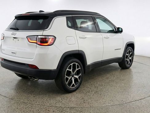 Used 2025 Jeep Compass Limited AWD/4WD image 9