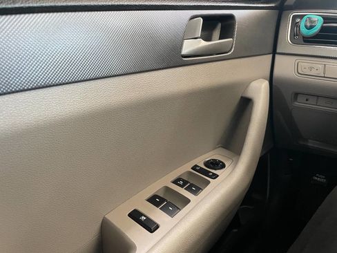 Used 2017 Hyundai Sonata SE image 39