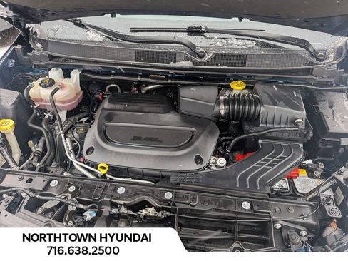 Used 2024 Chrysler Pacifica Touring-L image 41