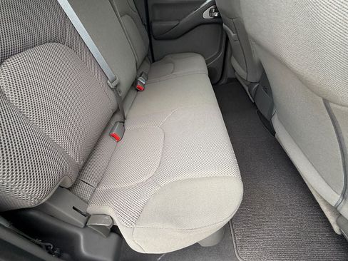 Used 2021 Nissan Frontier SV AWD/4WD image 11