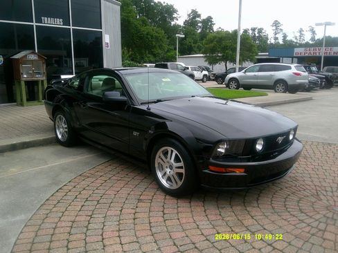 Used 2006 Ford Mustang GT RWD image 5