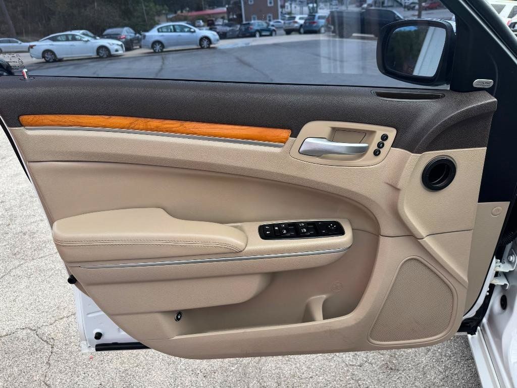 Used 2014 Chrysler 300 C AWD/4WD image 10