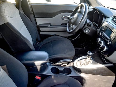 Used 2016 Kia Soul w/ Convenience Package FWD image 19