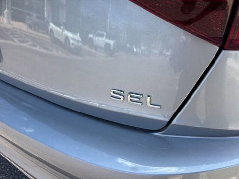 Certified 2022 Volkswagen Jetta SEL FWD image 7