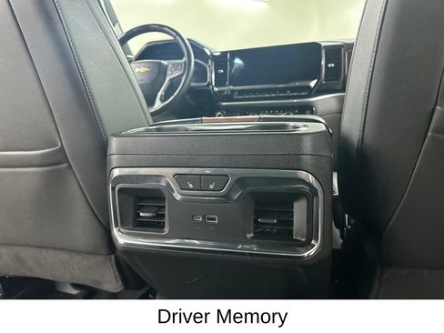 Used 2024 Chevrolet Silverado 1500 High Country w/ Technology Package AWD/4WD image 29