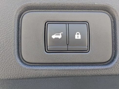 Used 2025 Nissan Pathfinder SV FWD image 13