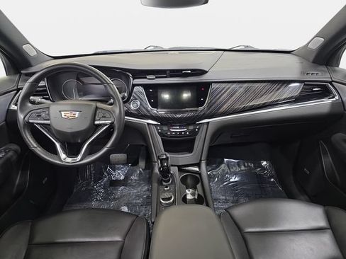 Certified 2025 Cadillac XT6 Premium Luxury AWD/4WD image 9
