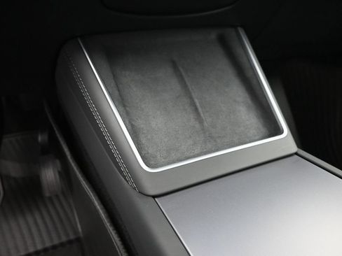 Used 2026 Tesla Model Y 2WD image 8