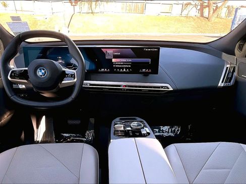 Used 2025 BMW iX xDrive50 w/ Convenience Package image 16