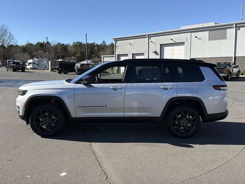 New 2025 Jeep Grand Cherokee L Limited AWD/4WD image 10
