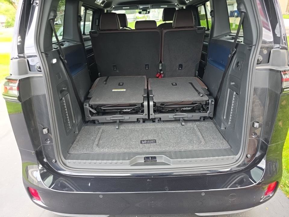 Used 2025 Volkswagen ID. Buzz 1st Edition RWD image 13