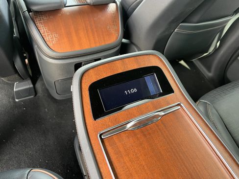 New 2026 Lincoln Navigator L Black Label AWD/4WD image 23