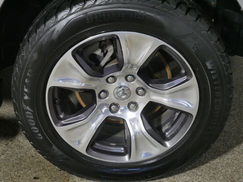 Used 2019 RAM 1500 Laramie image 15