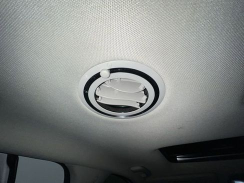 Used 2022 Kia Telluride EX w/ EX Premium Package image 22