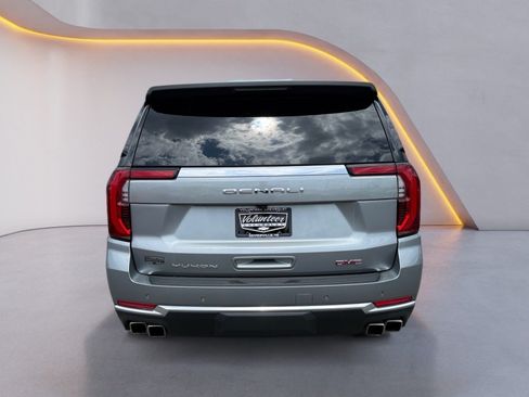 Used 2025 GMC Yukon XL Denali AWD/4WD image 4