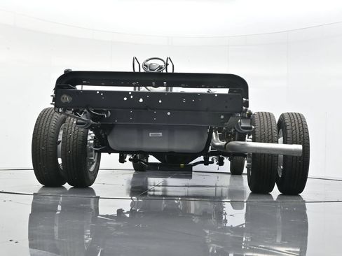Used 2027 Ford E-350 and Econoline 350 Super Duty w/ Gaseous Engine Prep Package RWD image 22