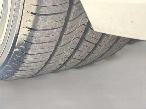 Used 2018 Chevrolet Camaro LT RWD image 41