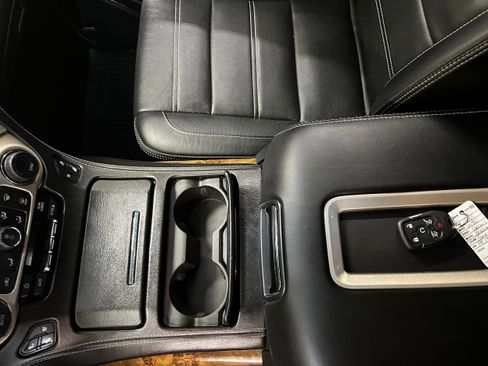 Used 2015 GMC Yukon Denali w/ Touring Package AWD/4WD image 24