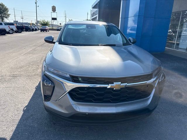 New 2026 Chevrolet Trax LS w/ LS Convenience Package FWD image 5