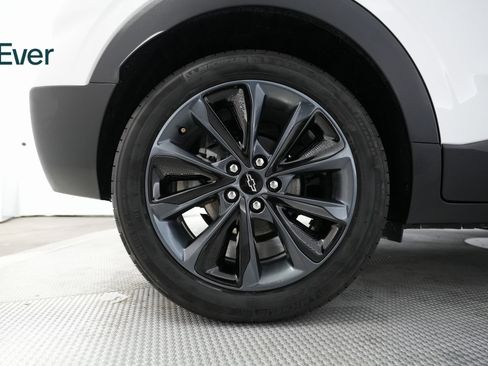 Used 2022 Chevrolet Bolt EUV Premier w/ Launch Edition image 19